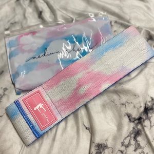 *$8 TODAY ONLY* USED Suzie B- Medium/Heavy